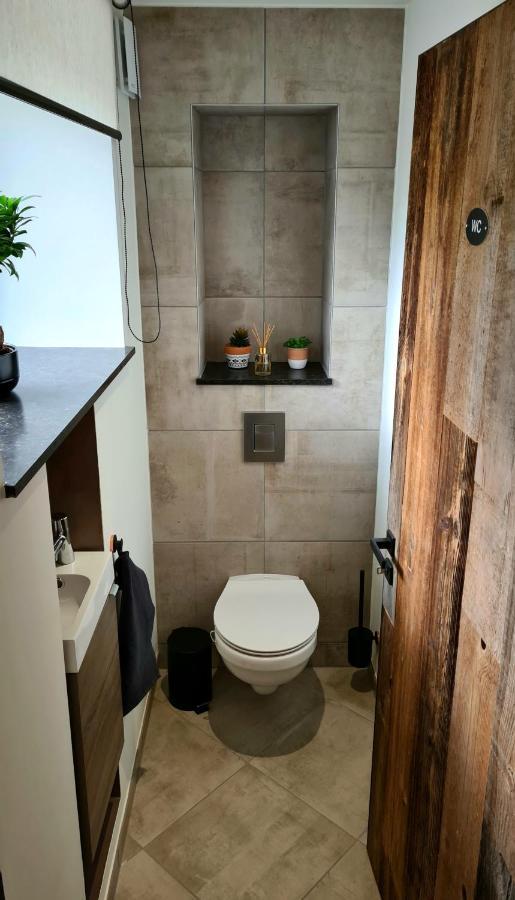 Le Twenty Bed & Breakfast Marche-en-Famenne Bagian luar foto