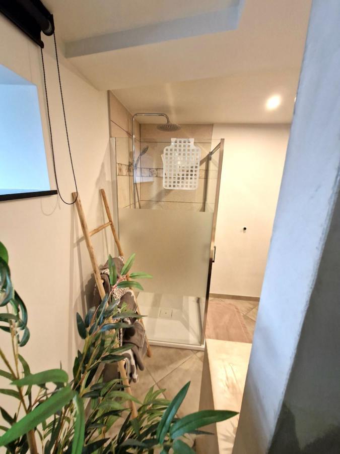 Le Twenty Bed & Breakfast Marche-en-Famenne Bagian luar foto